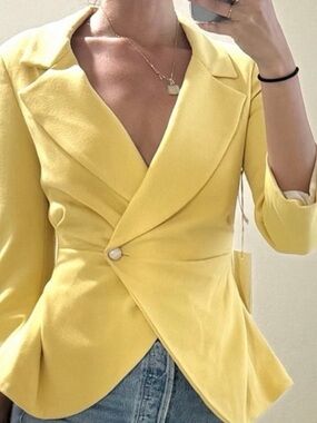 Aritzia Wilfred Selina Blazer Size 2 Butter Yellow